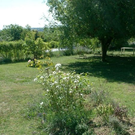 L'Oustalet Apartment La Tour-dʼAigues Екстериор снимка