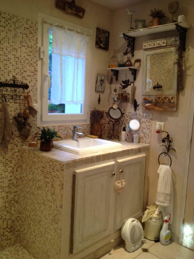 L'Oustalet Apartment La Tour-dʼAigues Екстериор снимка