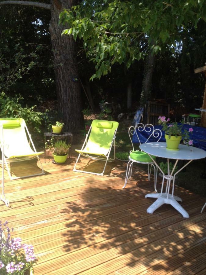 L'Oustalet Apartment La Tour-dʼAigues Екстериор снимка